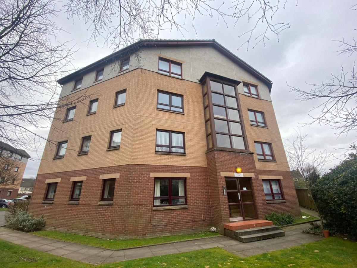Beautiful 3 Bedroom Apt, Mins From Glasgow Airport, M8 & Sec Paisley Extérieur photo
